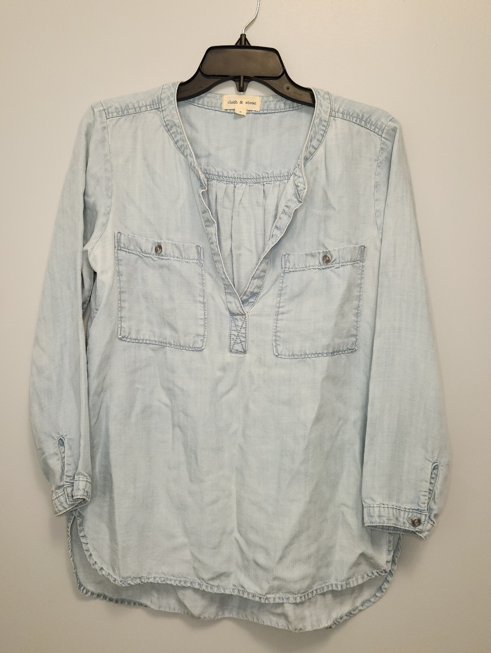Cloth & Stone Light Wash Chambray Popover Shirt Size Small
